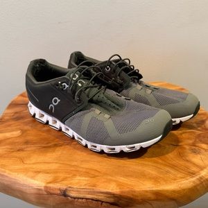 Olive green On shoes Women’s size 8.5